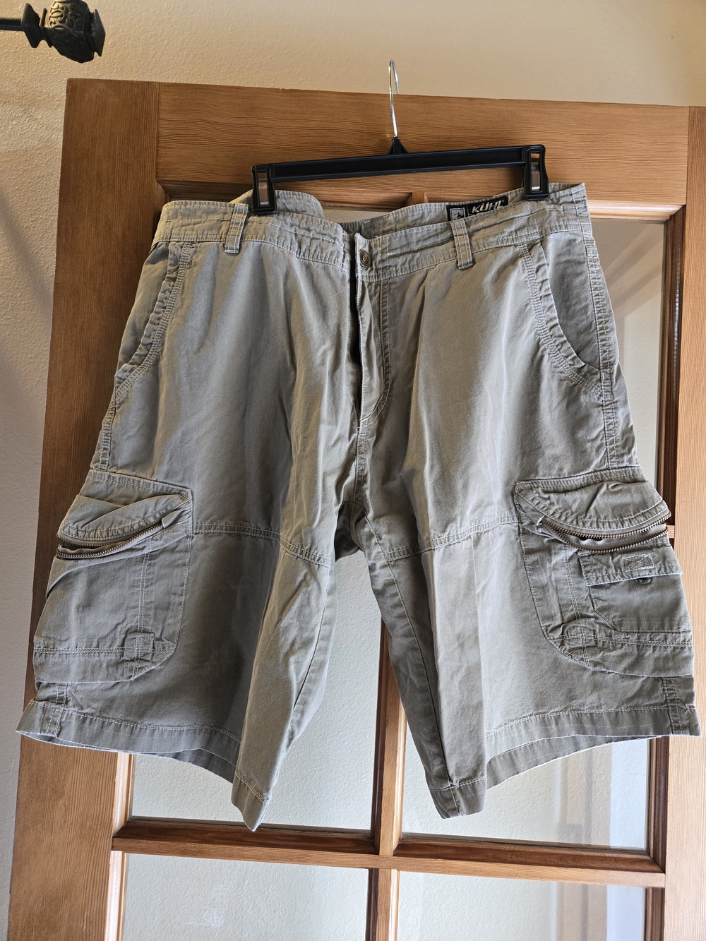 Kuhl Men's Cargo Shorts in Khaki Green